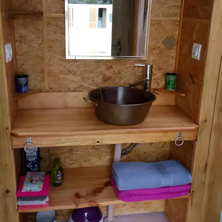 別荘 La Roulotte Daninas